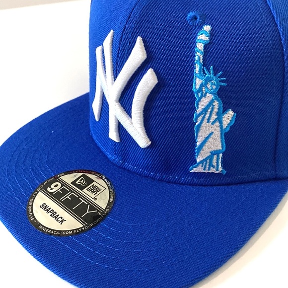 New Era NY Yankees ‘Lady Liberty’ Edition 9FIFTY Snapback - Picture 2 of 5